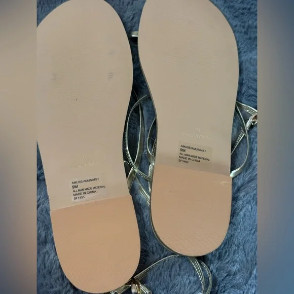 Steve Madden Metallic Gold Strappy Flat Sandals - Picture 4 of 4